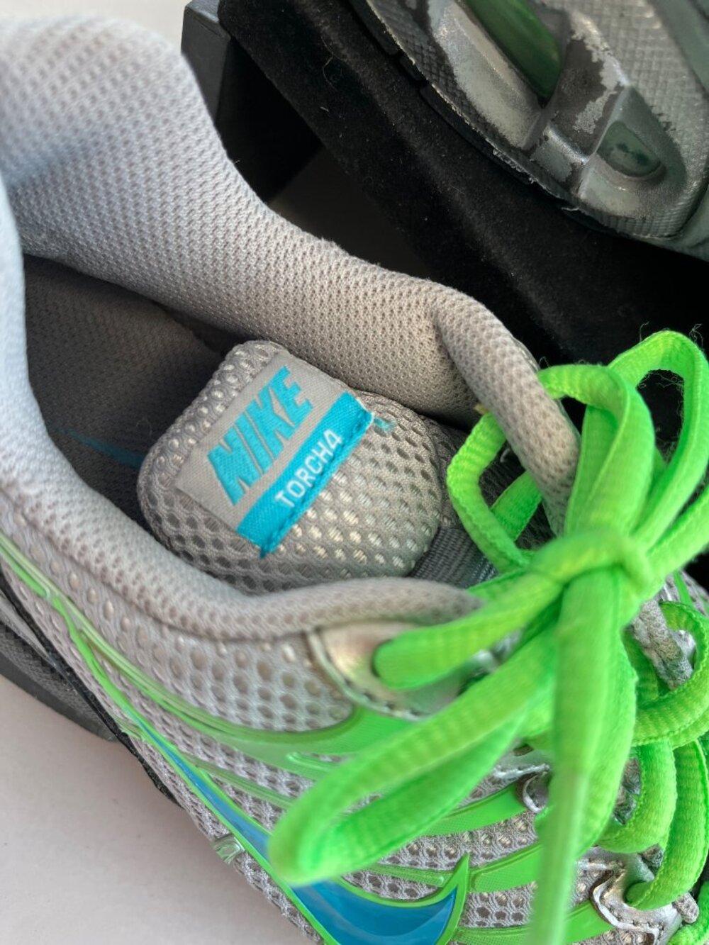 Nike Air Max Torch 4 GS Sneakers Size 5.5Y Gray Green - Picture 5 of 11